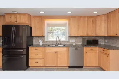 41 Auburn St, Waltham, MA 02453 - Photo 9