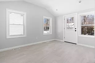 15 Robin Ln, Lowell, MA 01854 - Photo 7