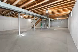 15 Robin Ln, Lowell, MA 01854 - Photo 33