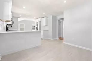 15 Robin Ln, Lowell, MA 01854 - Photo 15