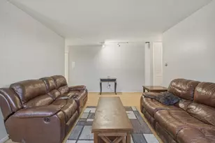 204 Regency Park Dr, Agawam, MA 01001 - Photo 7