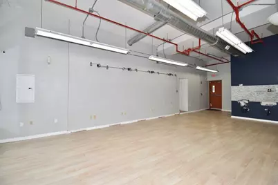 181 Chestnut St #1C, Springfield, MA 01103 - Photo 3