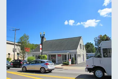 818 Washington St, Holliston, MA 01746 - Photo 3