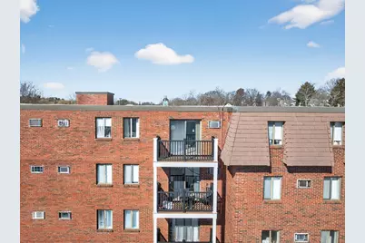 5 Washington St #D4, Reading, MA 01867 - Photo 1