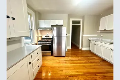 589 Pleasant Street #4R, Holyoke, MA 01040 - Photo 1