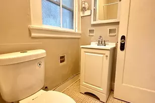 589 Pleasant St, Holyoke, MA 01040 - Photo 17