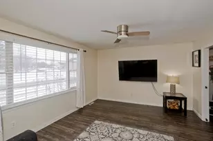 44 Naismith St, Springfield, MA 01104 - Photo 5