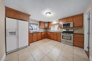 10 Bigelow St, Quincy, MA 02169 - Photo 1