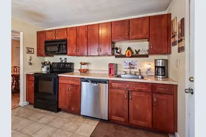 242 Pleasant Street, Leominster, MA 01453 - Photo 9