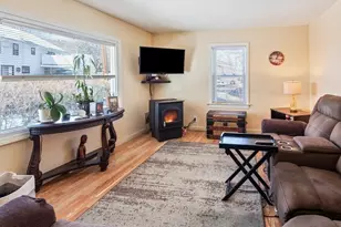 242 Pleasant St, Leominster, MA 01453 - Photo 21