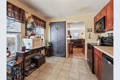 242 Pleasant Street, Leominster, MA 01453 - Photo 9