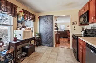 242 Pleasant St, Leominster, MA 01453 - Photo 9