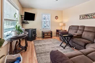242 Pleasant St, Leominster, MA 01453 - Photo 21