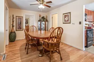 242 Pleasant St, Leominster, MA 01453 - Photo 15