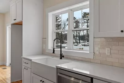 20 Mt Pleasant St, Dracut, MA 01826 - Photo 21