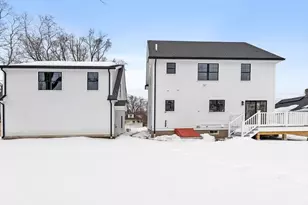 20 Mt Pleasant St, Dracut, MA 01826 - Photo 3