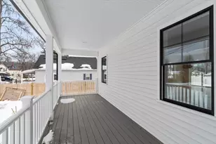 20 Mt Pleasant St, Dracut, MA 01826 - Photo 9