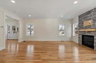 20 Mt Pleasant St, Dracut, MA 01826 - Photo 13