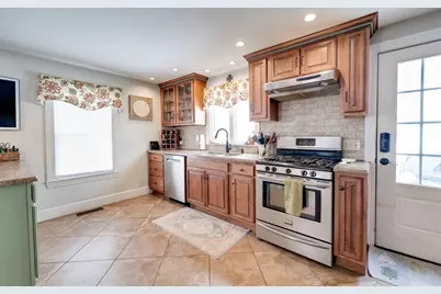 115 Grove St, West Springfield, MA 01089 - Photo 21