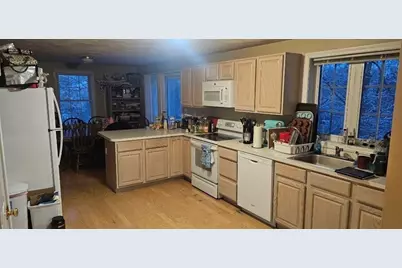 43 Juniper St, Billerica, MA 01862 - Photo 3