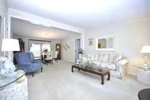 5 Country Dr, Bridgewater, MA 02324 - Photo 3