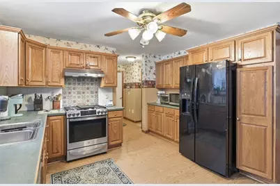 19 Logan Pl, Agawam, MA 01030 - Photo 9