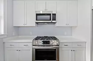 23 Taylor St, Waltham, MA 02453 - Photo 3