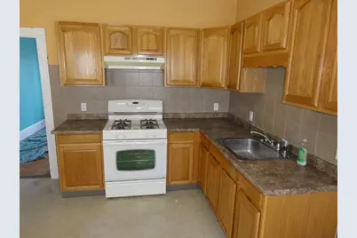 130 Vernal St #3, Everett, MA 02149 - Photo 3