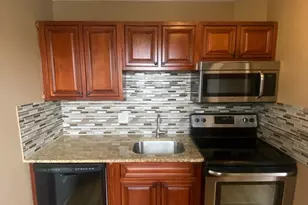 195 Thomas Burgin Pkwy, Quincy, MA 02169 - Photo 3