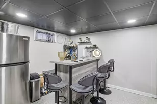 30 W Hill Rd, Springfield, MA 01109 - Photo 21