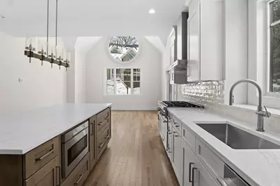 17 Courtyard Place #17, Reading, MA 01867 - Photo 9