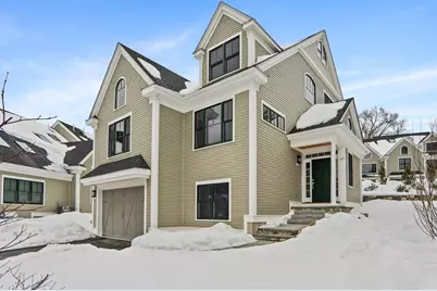 17 Courtyard Place #17, Reading, MA 01867 - Photo 1