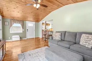 376 Douglas St, Uxbridge, MA 01569 - Photo 5