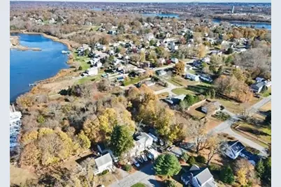 123 Calef Ave, Swansea, MA 02777 - Photo 7