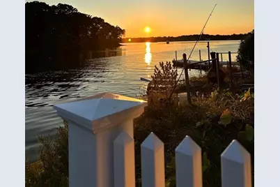 86 Ocean View Ave, Swansea, MA 02777 - Photo 3