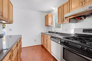 143 Fieldston St, Springfield, MA 01119 - Photo 5