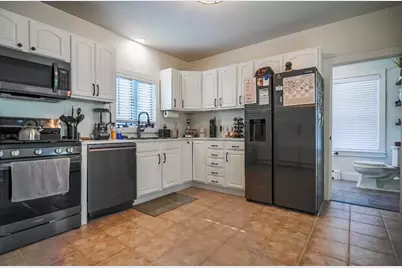 35 Wilbur St, Taunton, MA 02780 - Photo 5