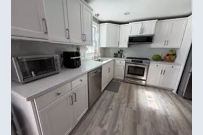 23 Floyd St, Billerica, MA 01821 - Photo 3