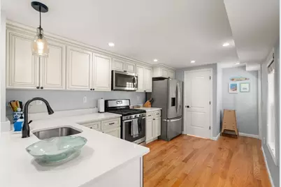 25 Monmouth St #SF, Boston, MA 02128 - Photo 3