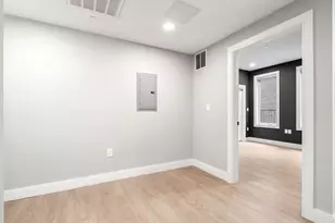 277 Border St, Boston, MA 02128 - Photo 25