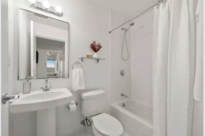 25 Channel Center St #PH201, Boston, MA 02210 - Photo 9