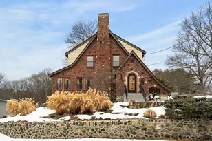 93 Churchill Ave, Arlington, MA 02476 - Photo 3