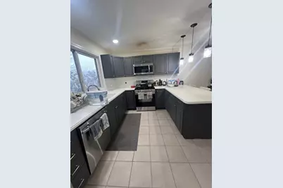 411 Captain Eames Cir #411, Ashland, MA 01721 - Photo 17