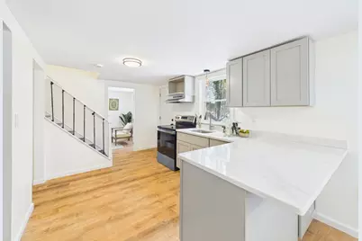 122 Truro St, New Bedford, MA 02745 - Photo 11