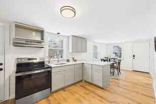 122 Truro St, New Bedford, MA 02745 - Photo 9