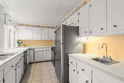 121 Pinckney St, Boston, MA 02114 - Photo 15