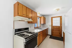 62 Bridge St, Hatfield, MA 01038 - Photo 9