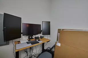 251 Heath St, Boston, MA 02130 - Photo 15