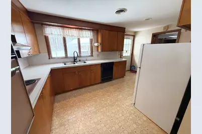 1090 Pleasant St, Paxton, MA 01612 - Photo 13