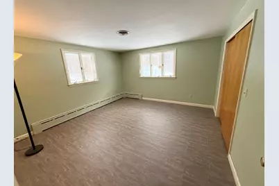 1090 Pleasant St, Paxton, MA 01612 - Photo 9